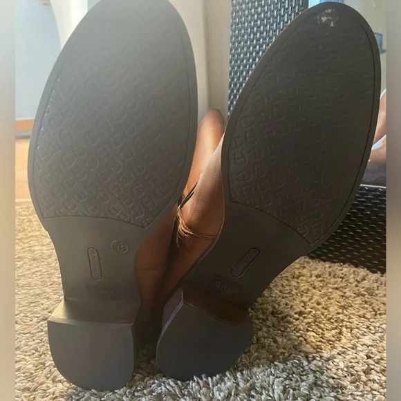Etienne Aigner brown boots. Great condition. Size 9.5 - Picture 6 of 9